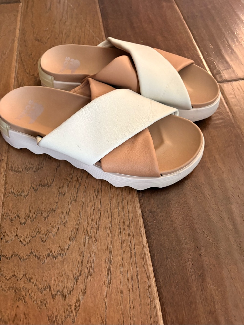 Sorel Women's Crossband Slide Sandals in White and Tan